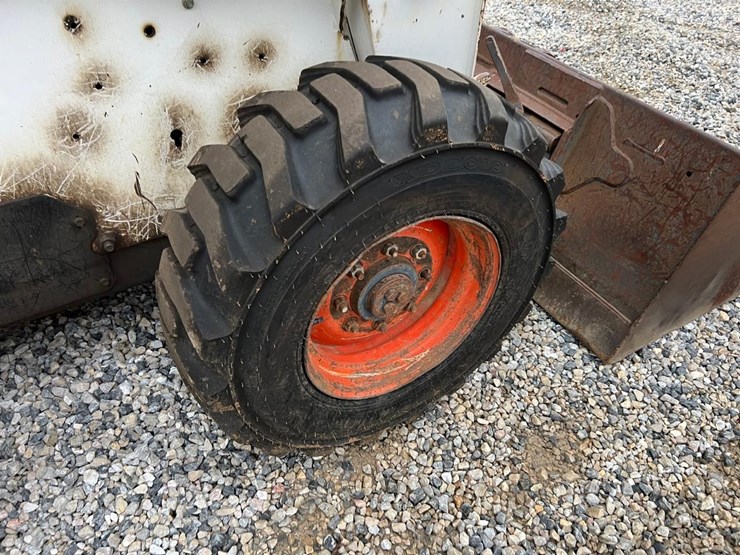 2008-bobcat-s300-image-16