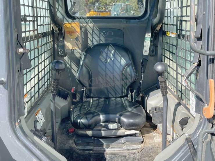 2016-bobcat-t750-image-40