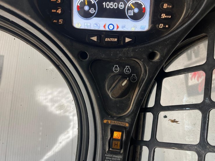 2019-bobcat-t870-image-29