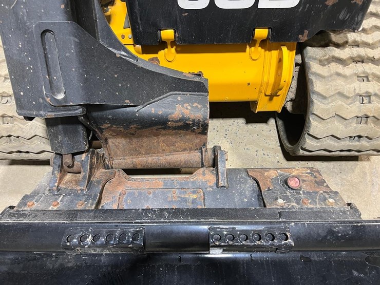 2023-jcb-3ts-8t-image-10