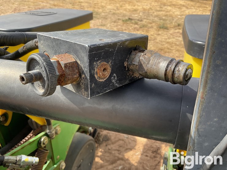 john-deere-1710-image-11