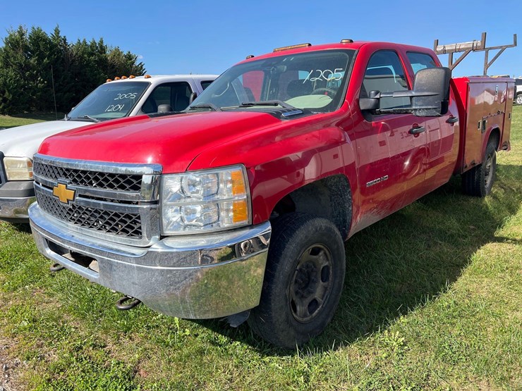 2012-chevrolet-2500hd-image-1