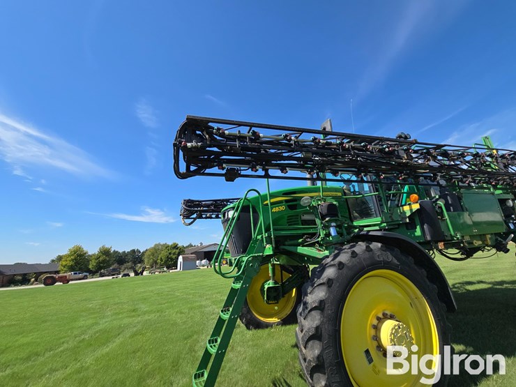 2011-john-deere-4830-image-9