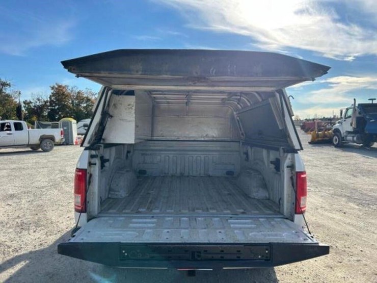 2015-ford-f150-image-32