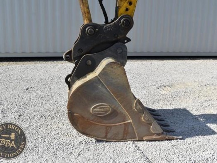 2014-komatsu-pc210-10-image-33