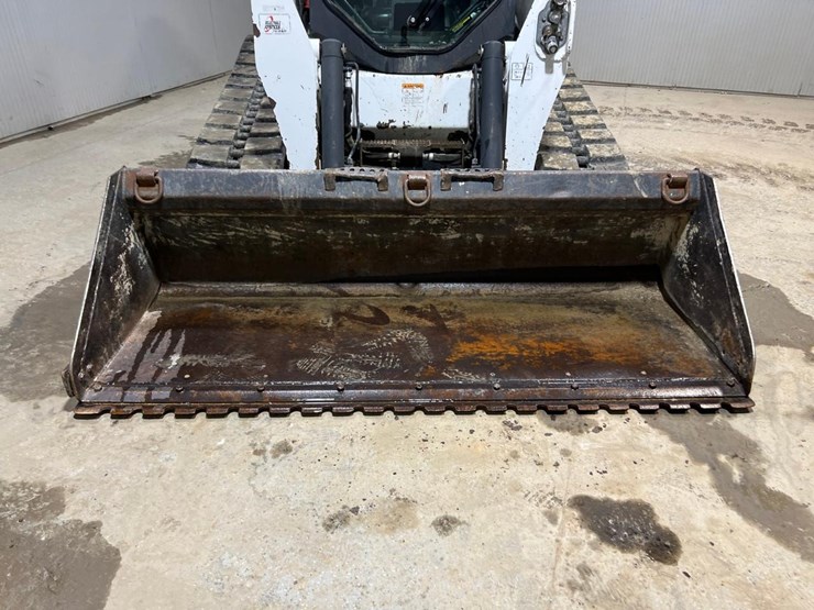 bobcat-t870-image-9