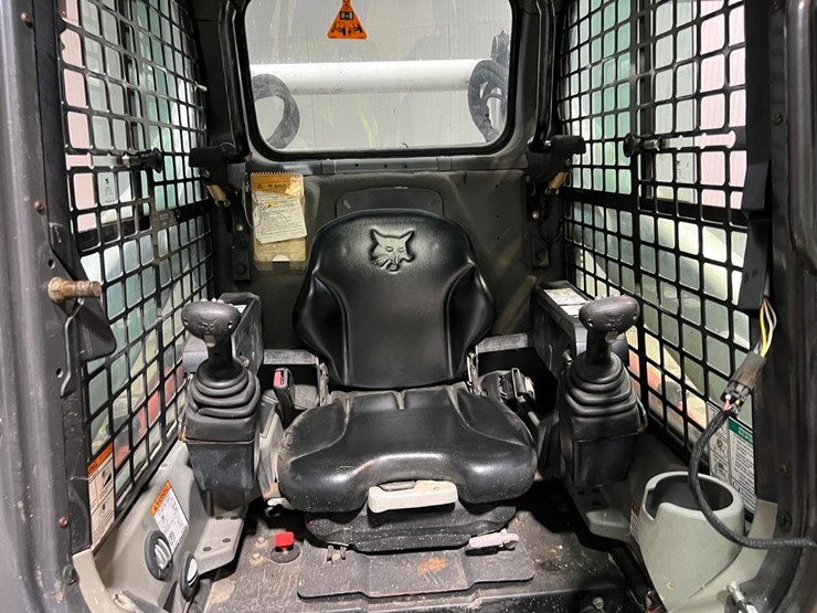2016-bobcat-t740-image-21