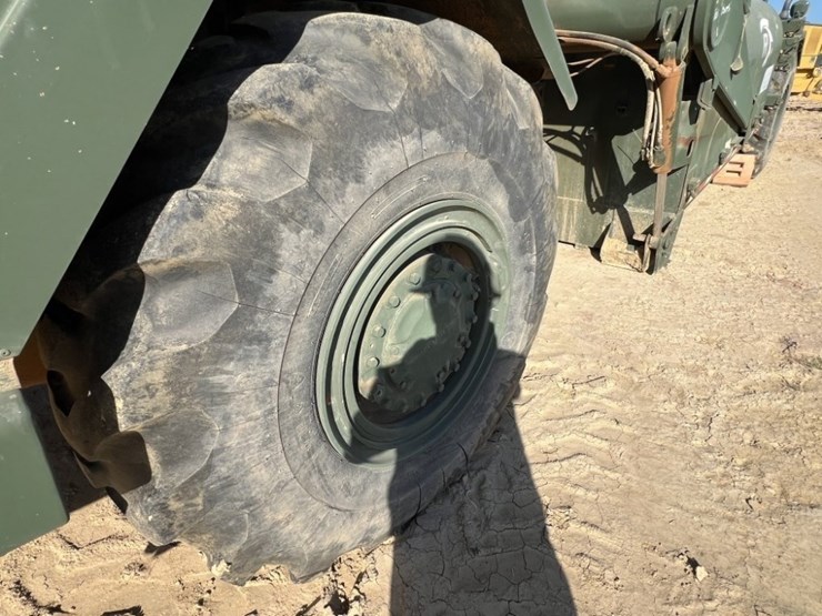 2008-caterpillar-613c-image-9