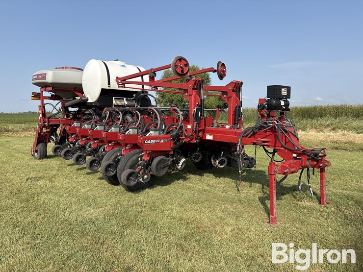 2013-case-ih-1250-image-3