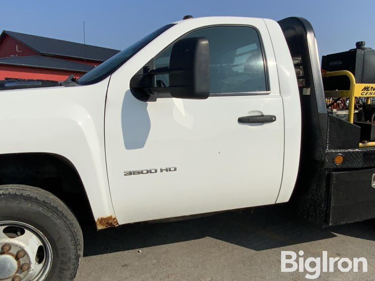 2013-chevrolet-silverado-3500-image-14