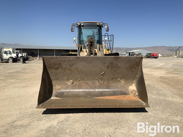 2019-deere-724k-image-2