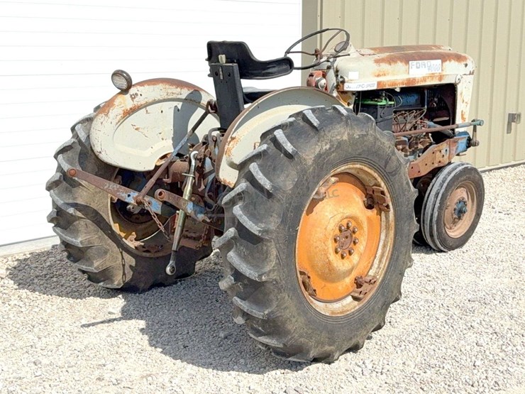 ford-4000-image-5