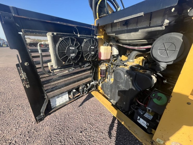 2012-caterpillar-272d-image-32