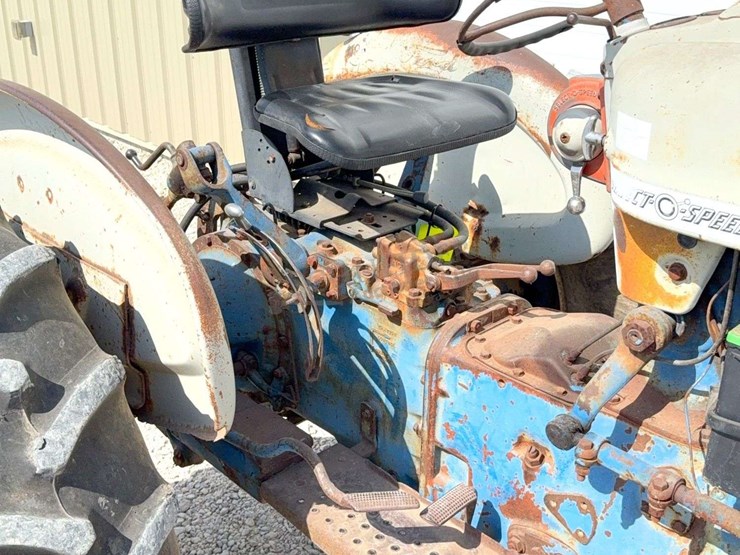 ford-4000-image-14