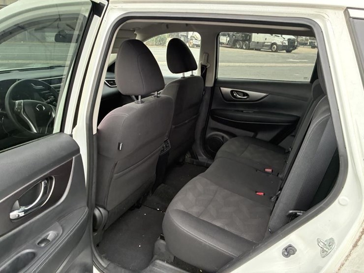 2016-nissan-rogue-image-10