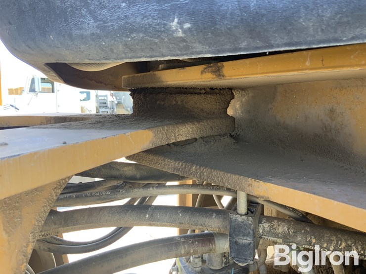 2012-deere-724k-image-14