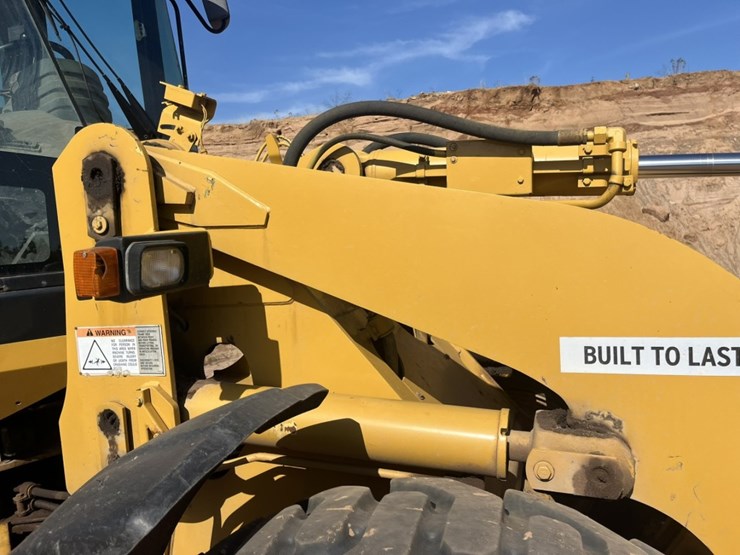 caterpillar-928g-image-36