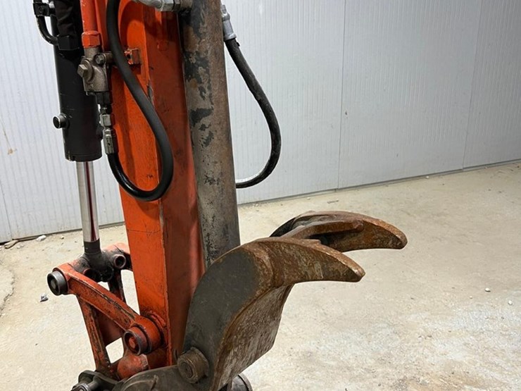2020-kubota-kx040-4-image-12