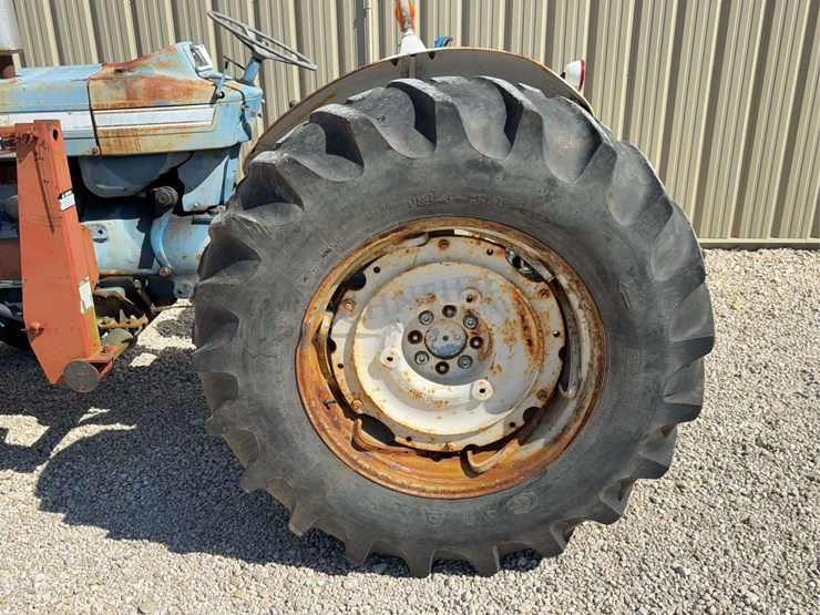 ford-5000-image-37