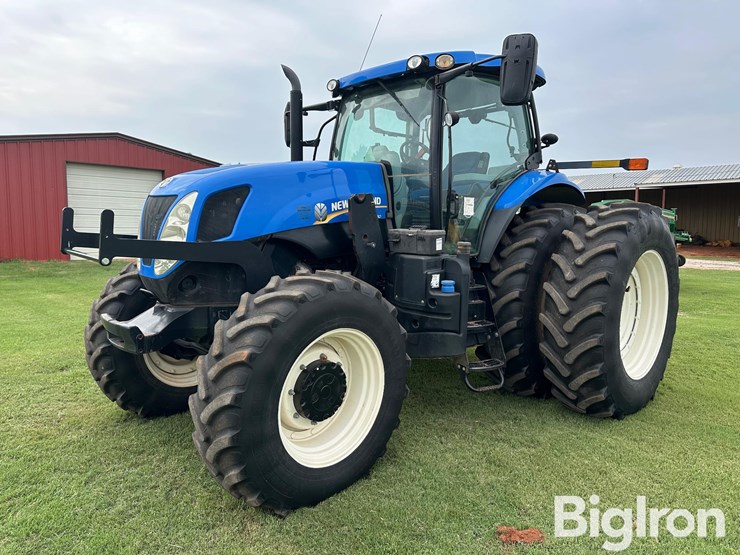 2014-new-holland-t7.250-image-1
