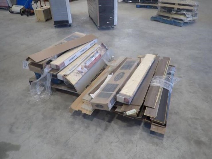 qty-of-assorted-laminate-flooring-image-1