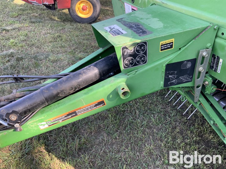 2006-john-deere-567-image-10