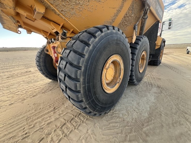 2020-volvo-a60h-image-23