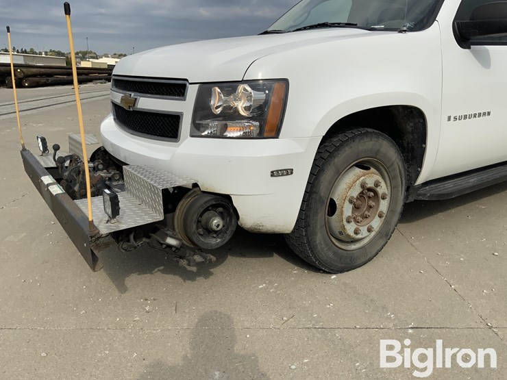 2008-chevrolet-suburban-2500-ls-image-14