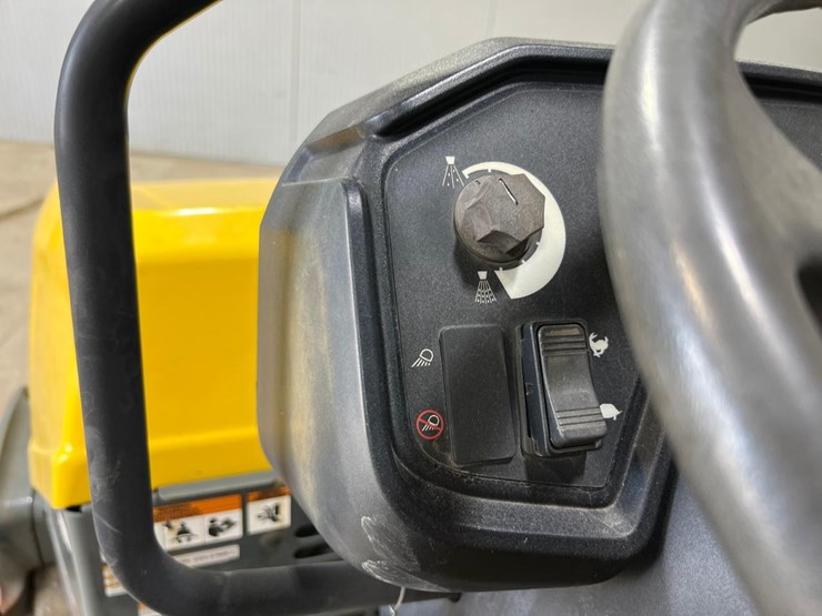 2021-wacker-neuson-rd12a-90-image-22