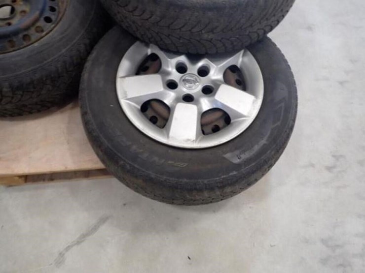 qty-of-(4)-antares-215/75r16-tires-&-rims-image-11