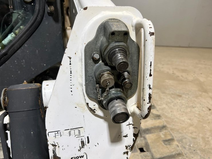 2019-bobcat-t870-image-11