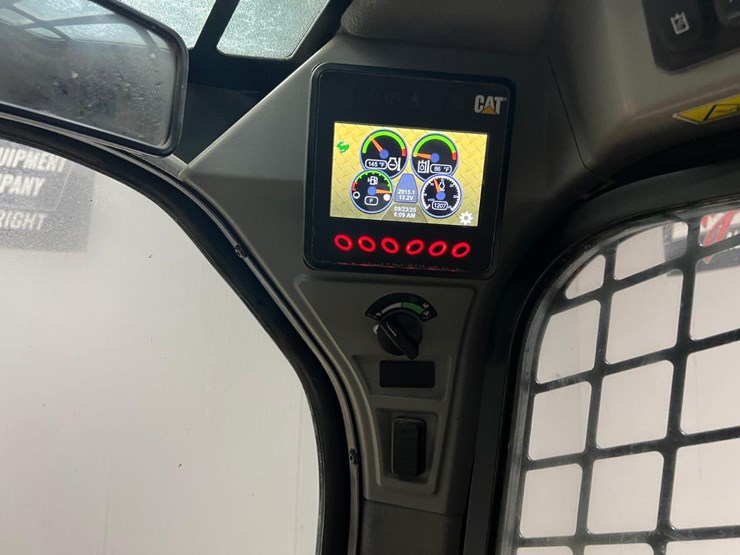2019-caterpillar-259d3-image-24