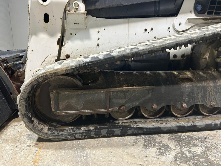 2015-bobcat-t770-image-14