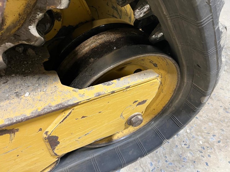 2019-caterpillar-259d3-image-15