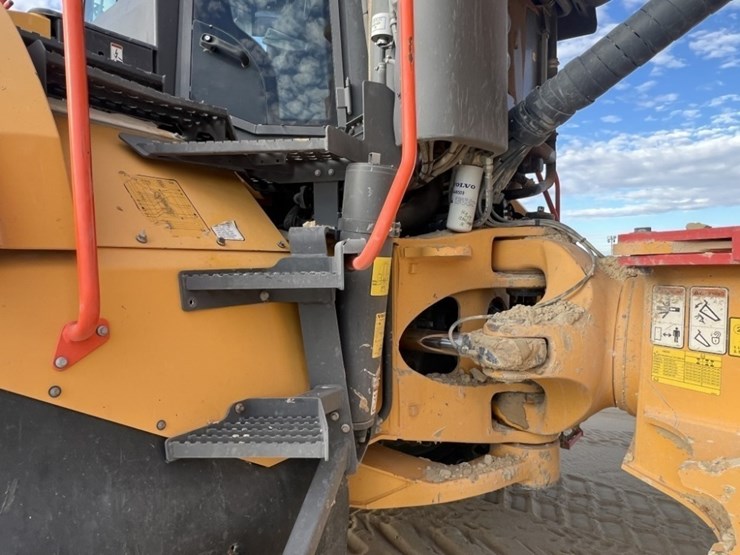 2020-volvo-a60h-image-12