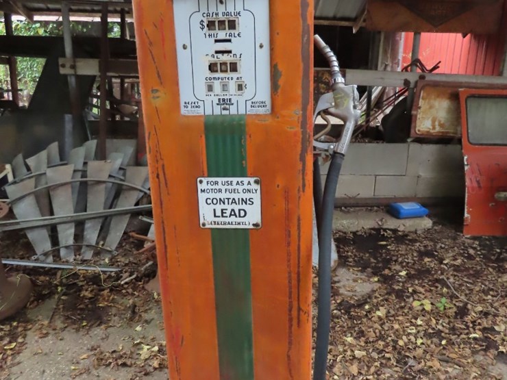 1930's-erie-model-70-gas-pump-image-2