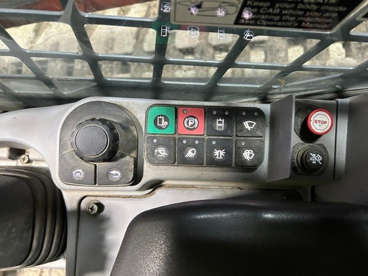2023-kubota-svl75-3-image-23