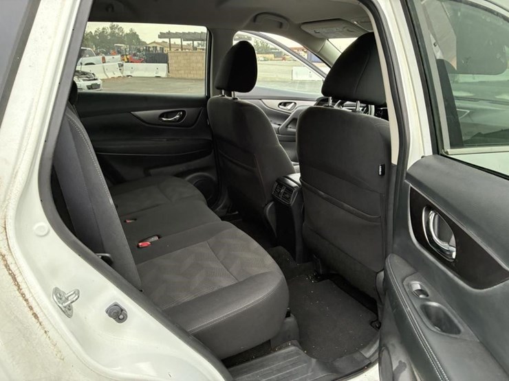 2016-nissan-rogue-image-9