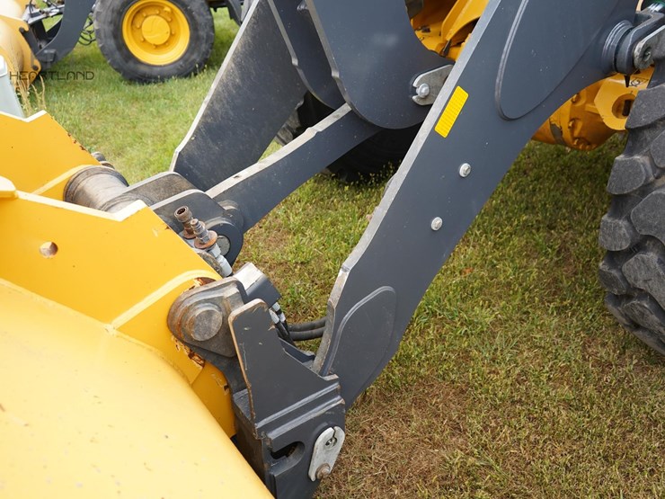 2024-deere-544-image-29