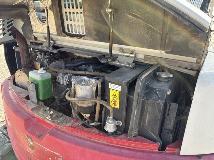 2016-takeuchi-tb280fr-image-14