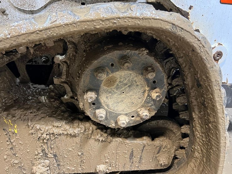 2015-bobcat-t770-image-14