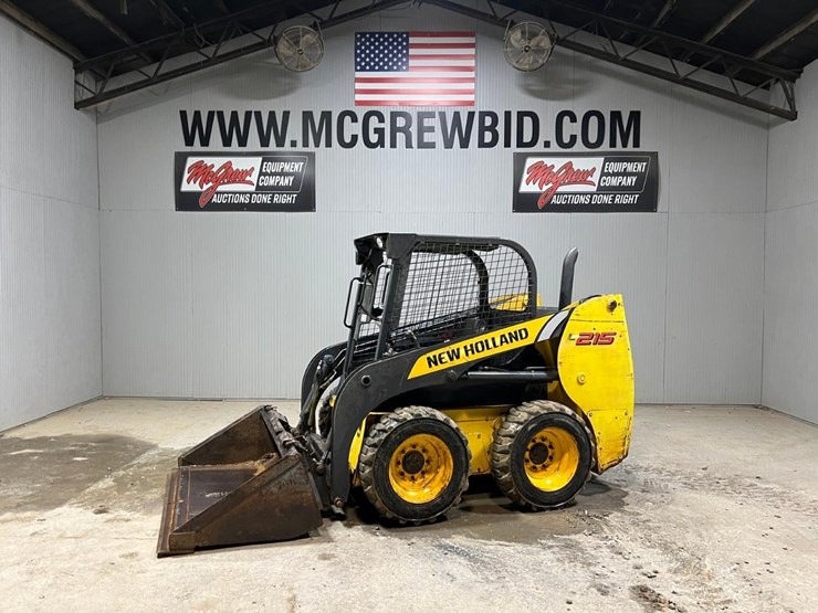 new-holland-l215-image-1