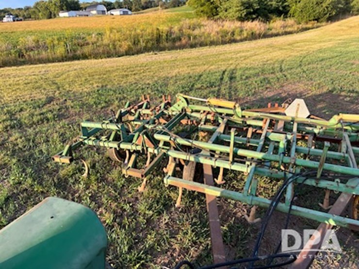 john-deere-1010-image-8