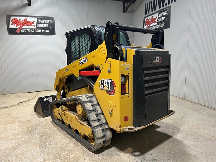 2019-caterpillar-259d3-image-3