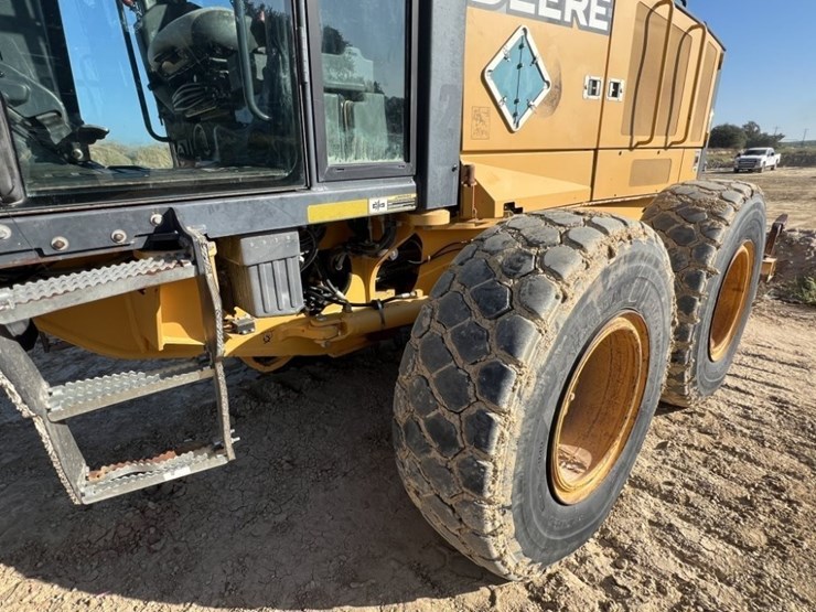 2011-deere-772gp-image-18