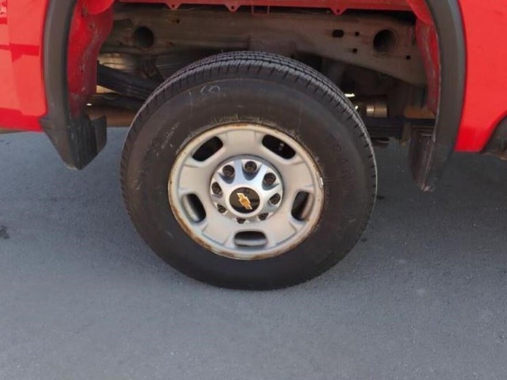2022-chevrolet-2500hd-image-92