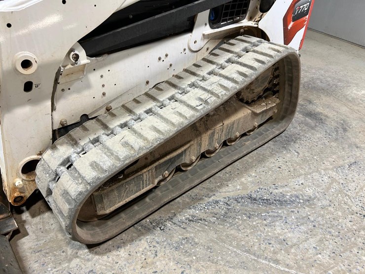 2023-bobcat-t770-image-12