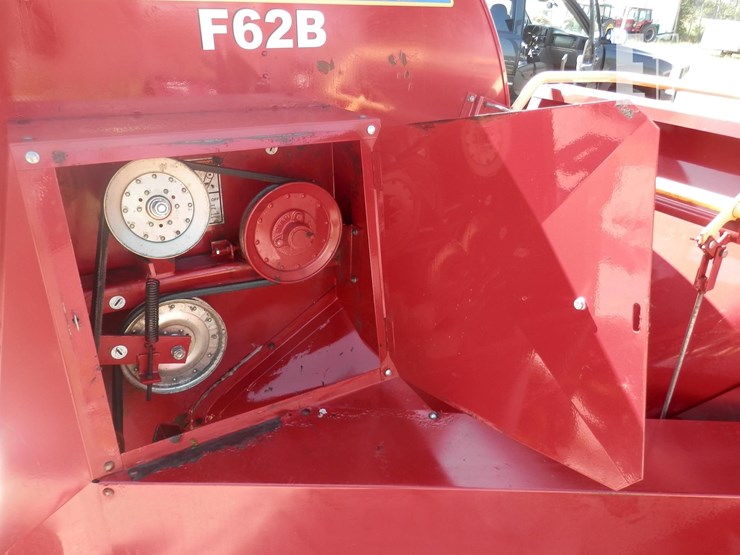 new-holland-f62b-image-5