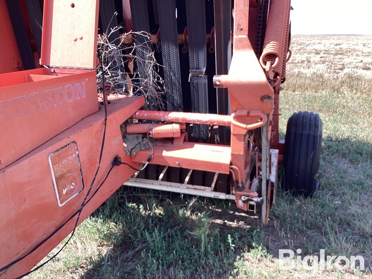1981-hesston-5500-image-16