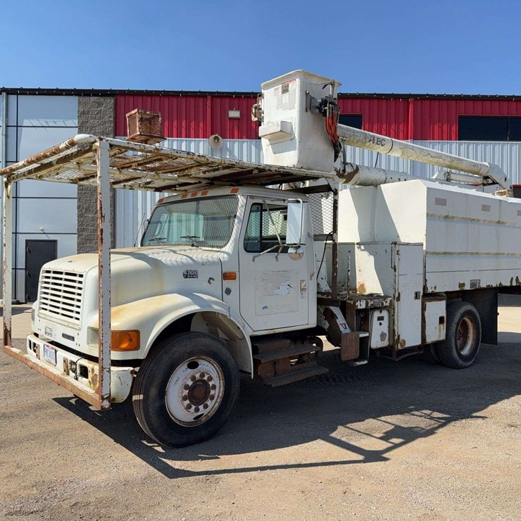 1999 INTERNATIONAL 4700